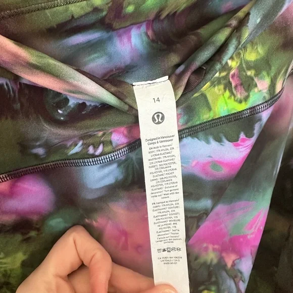 Lululemon Wunder Train High Rise shorts - Picture 4 of 4